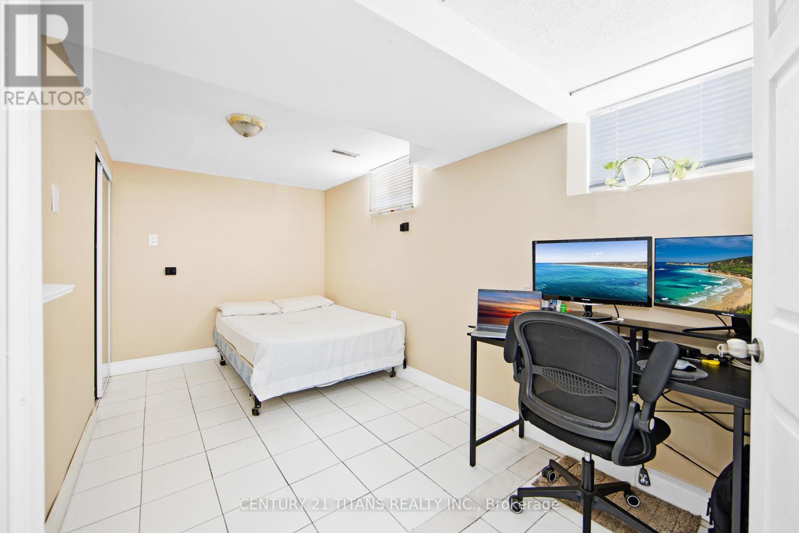 Photo 21 of 7606 Netherwood Road, Mississauga ON