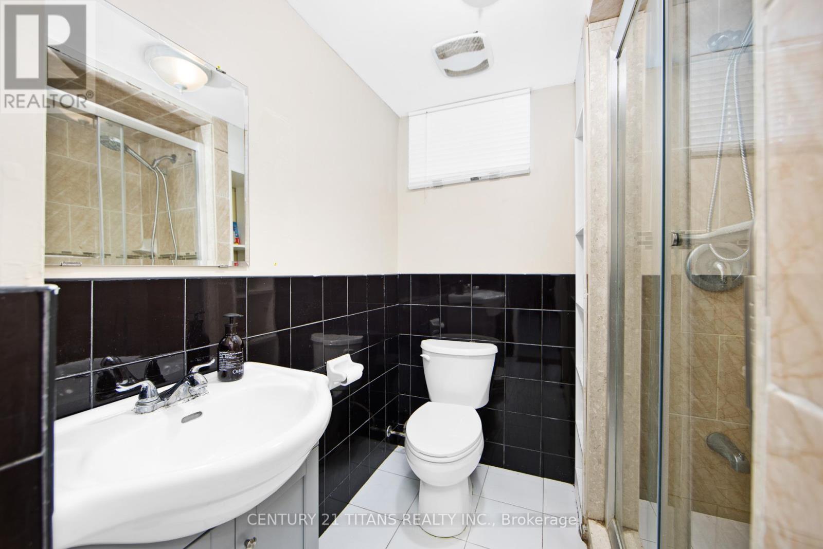 Photo 22 of 7606 Netherwood Road, Mississauga ON