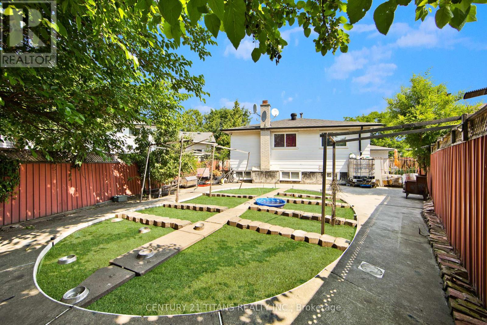 Photo 24 of 7606 Netherwood Road, Mississauga ON