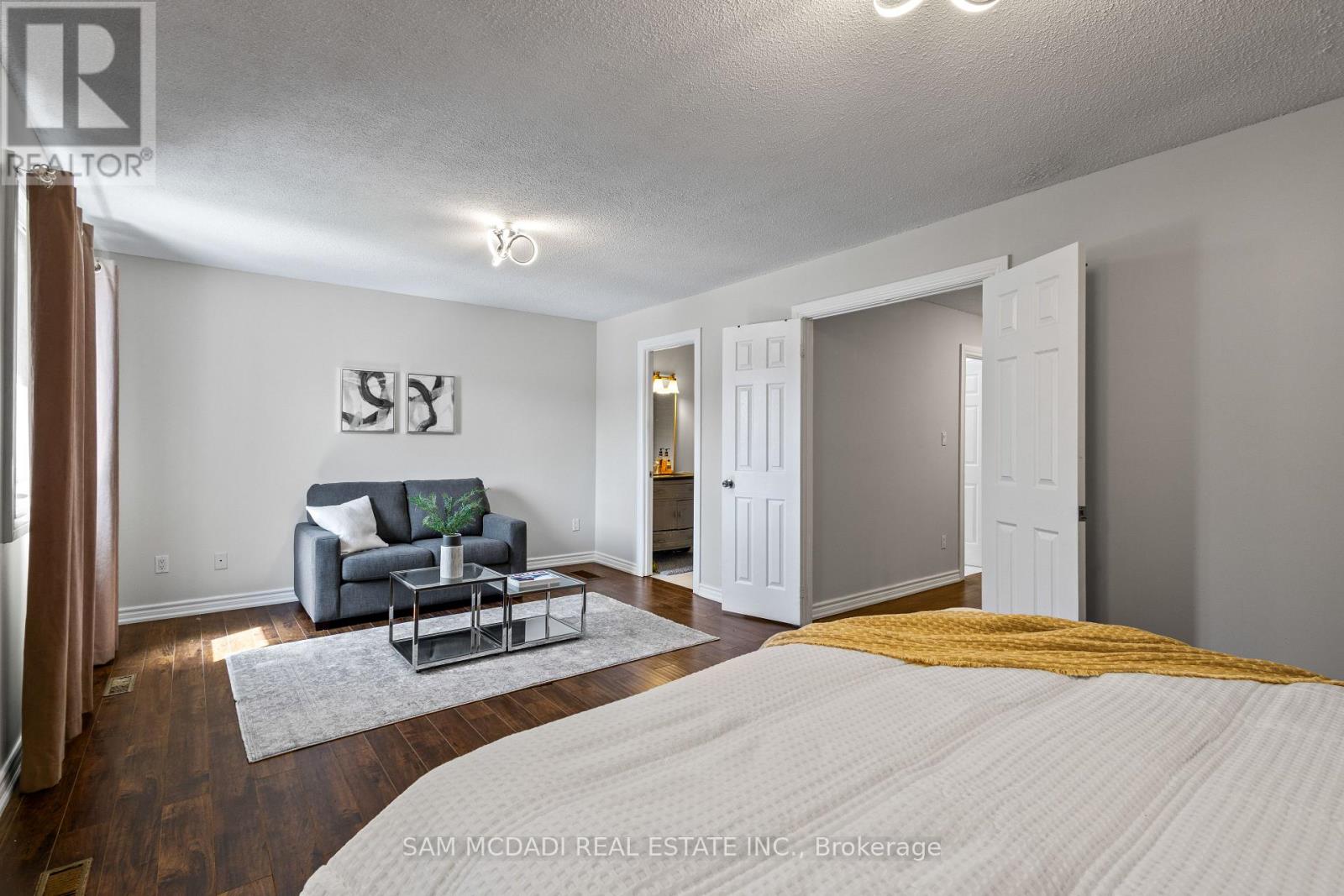 Photo 4 of 6755 Segovia Road, Mississauga ON