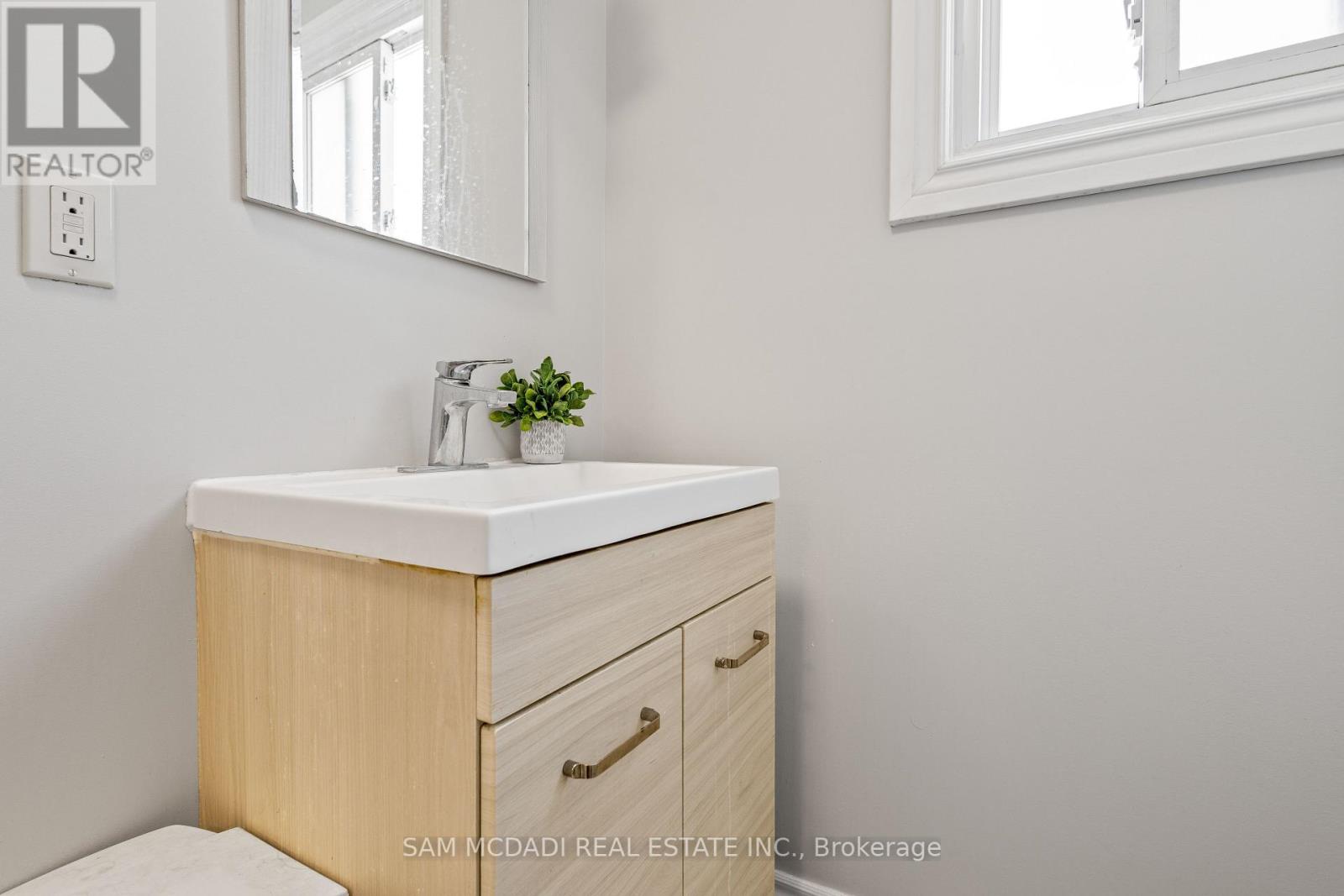 Photo 1 of 6755 Segovia Road, Mississauga ON