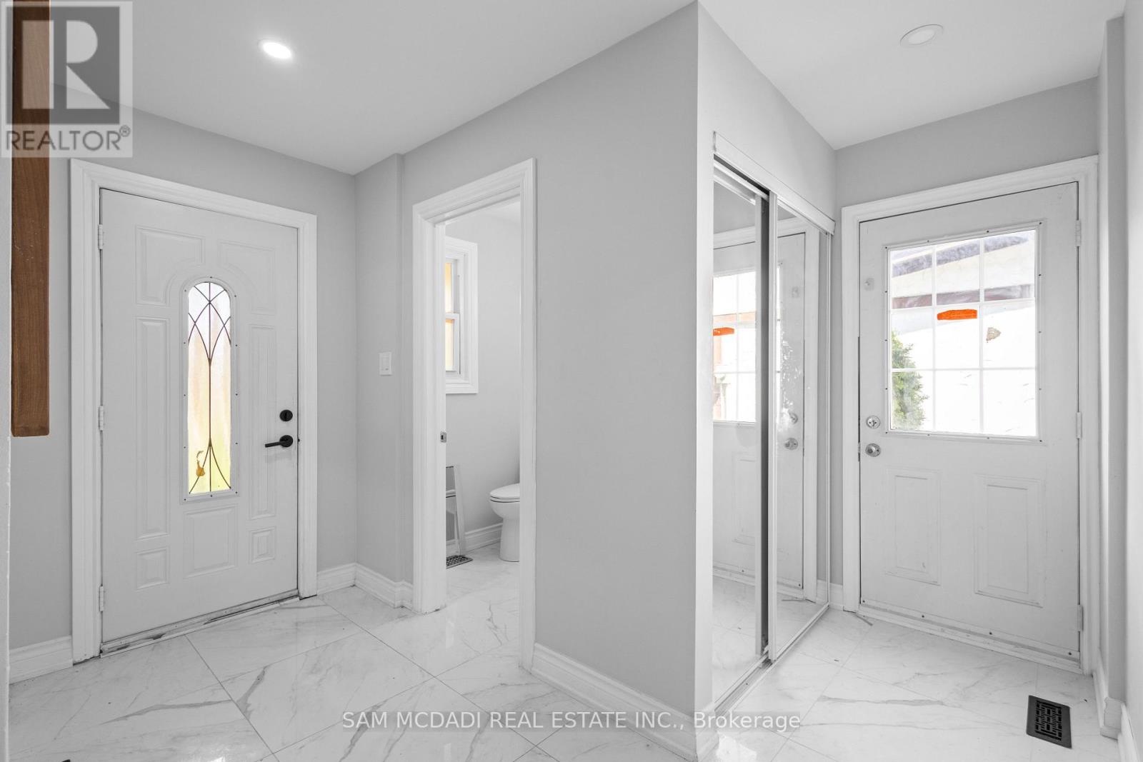 Photo 6 of 6755 Segovia Road, Mississauga ON