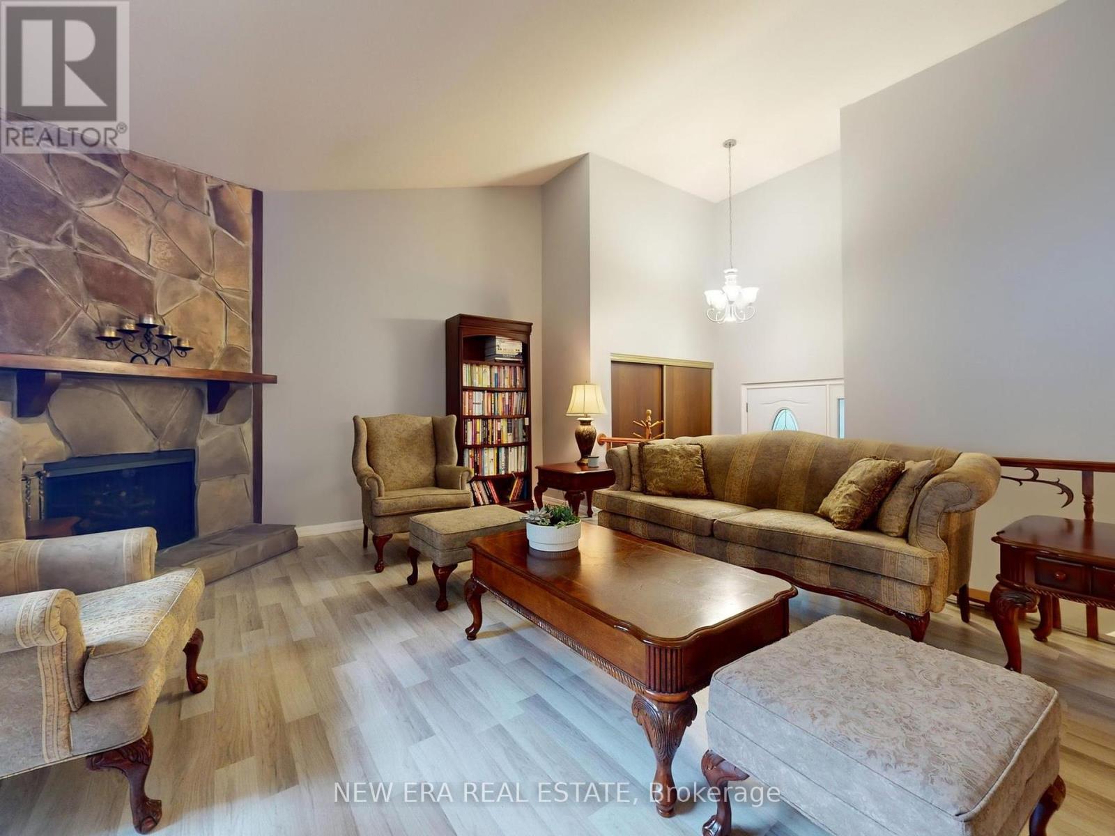 Photo 5 of 2669 Inlake Court, Mississauga ON