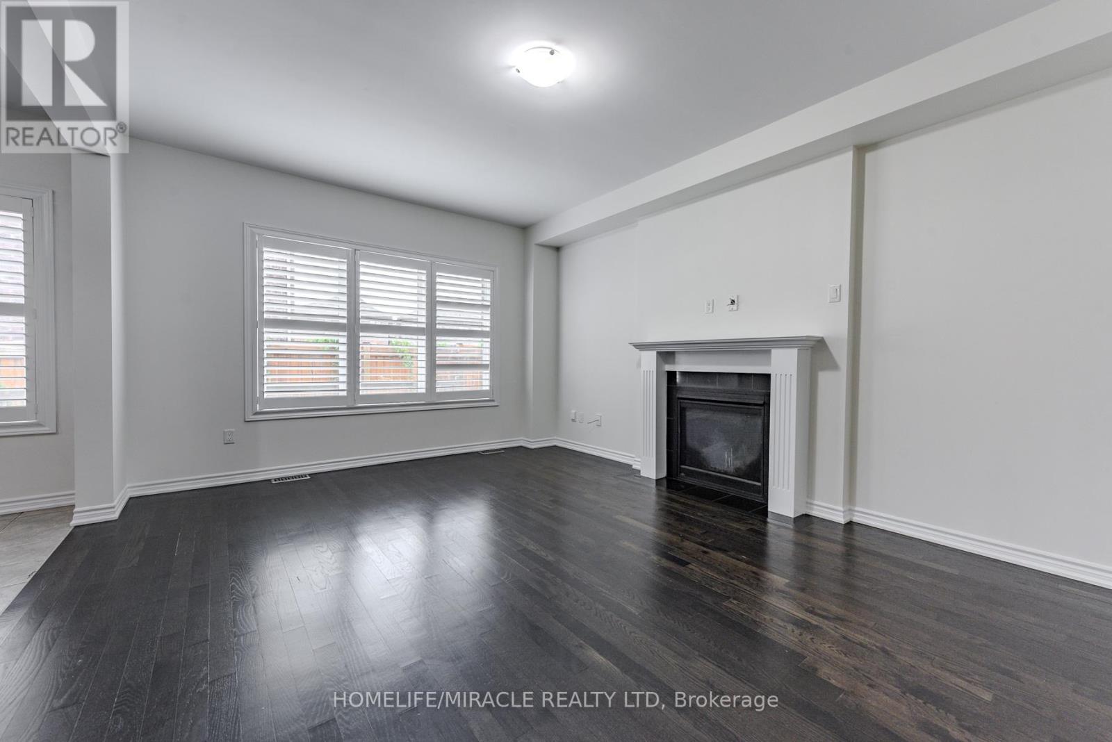 Photo 4 of 61 Bucksaw Street, Brampton ON