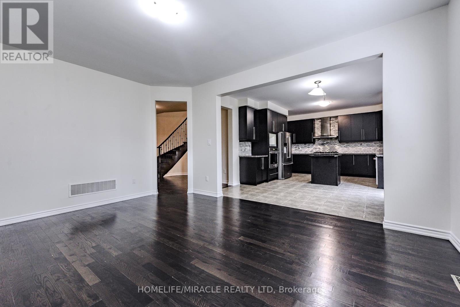 Photo 32 of 61 Bucksaw Street, Brampton ON