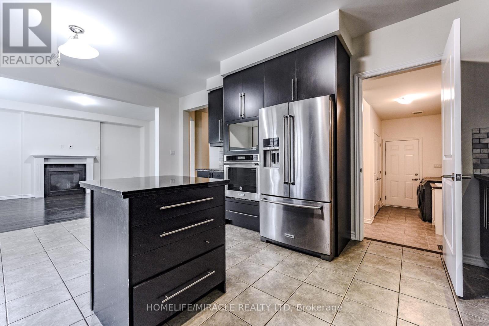 Photo 3 of 61 Bucksaw Street, Brampton ON