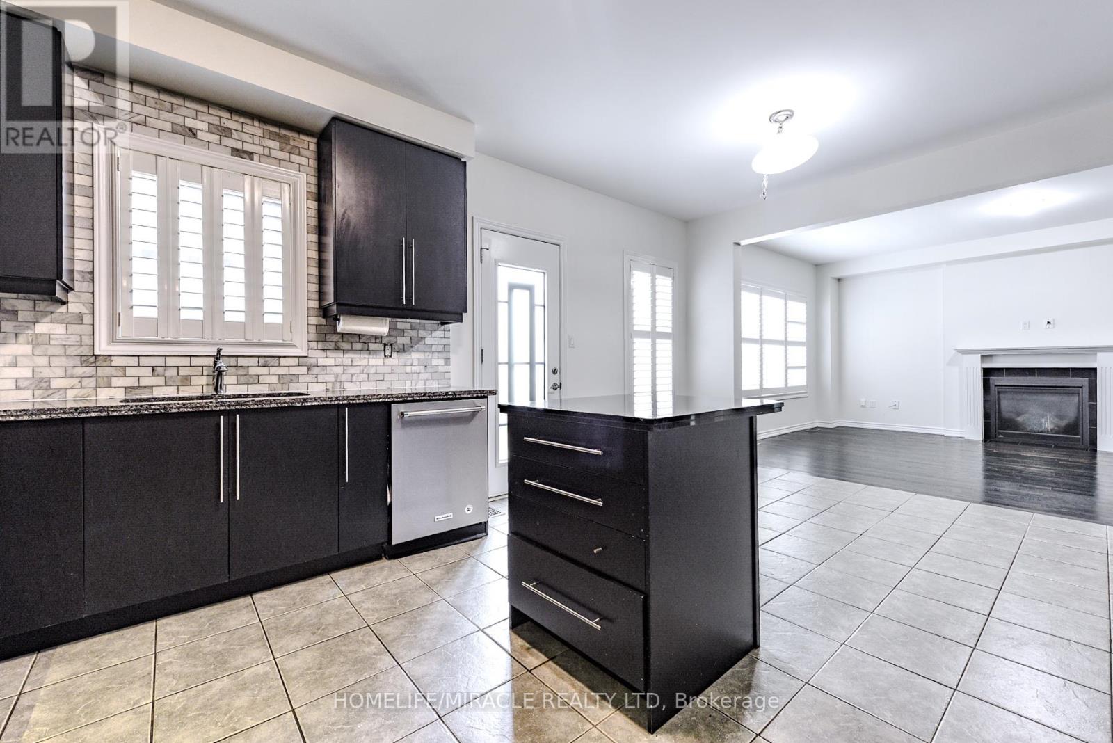 Photo 34 of 61 Bucksaw Street, Brampton ON