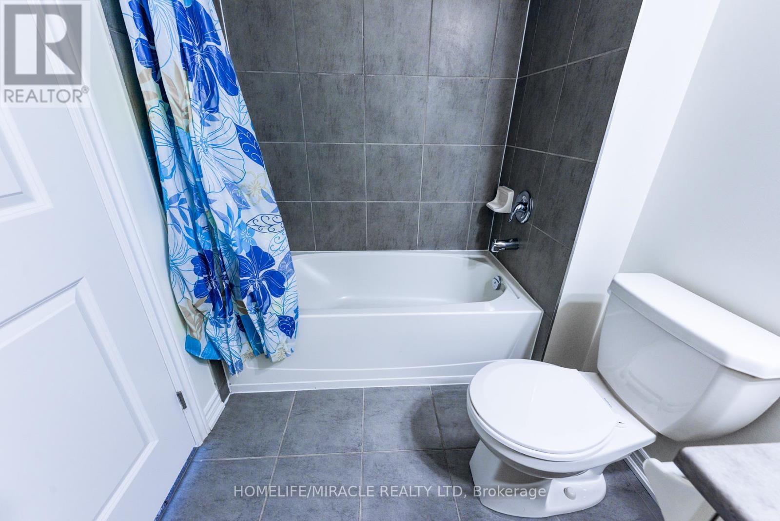 Photo 11 of 61 Bucksaw Street, Brampton ON