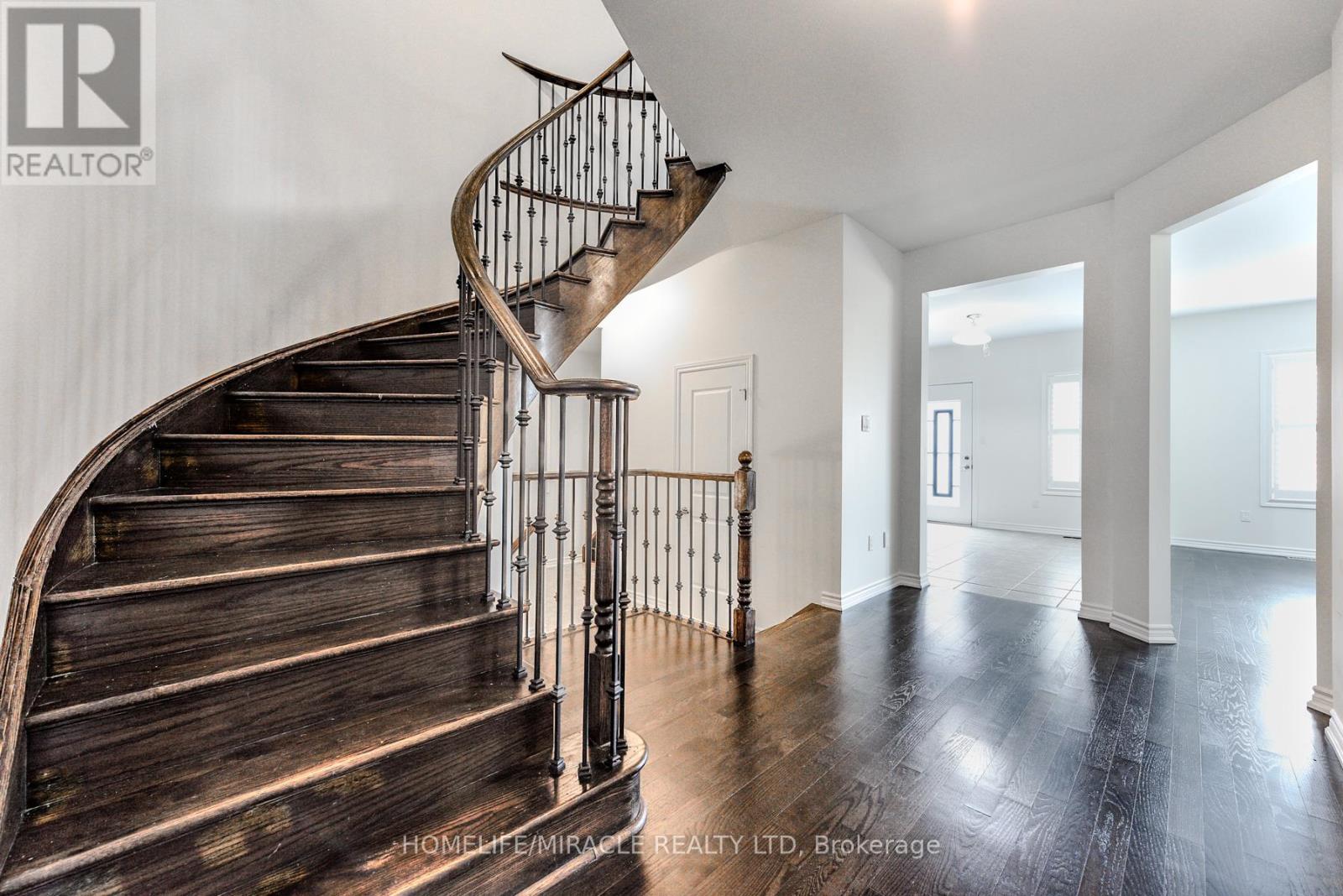 Photo 35 of 61 Bucksaw Street, Brampton ON