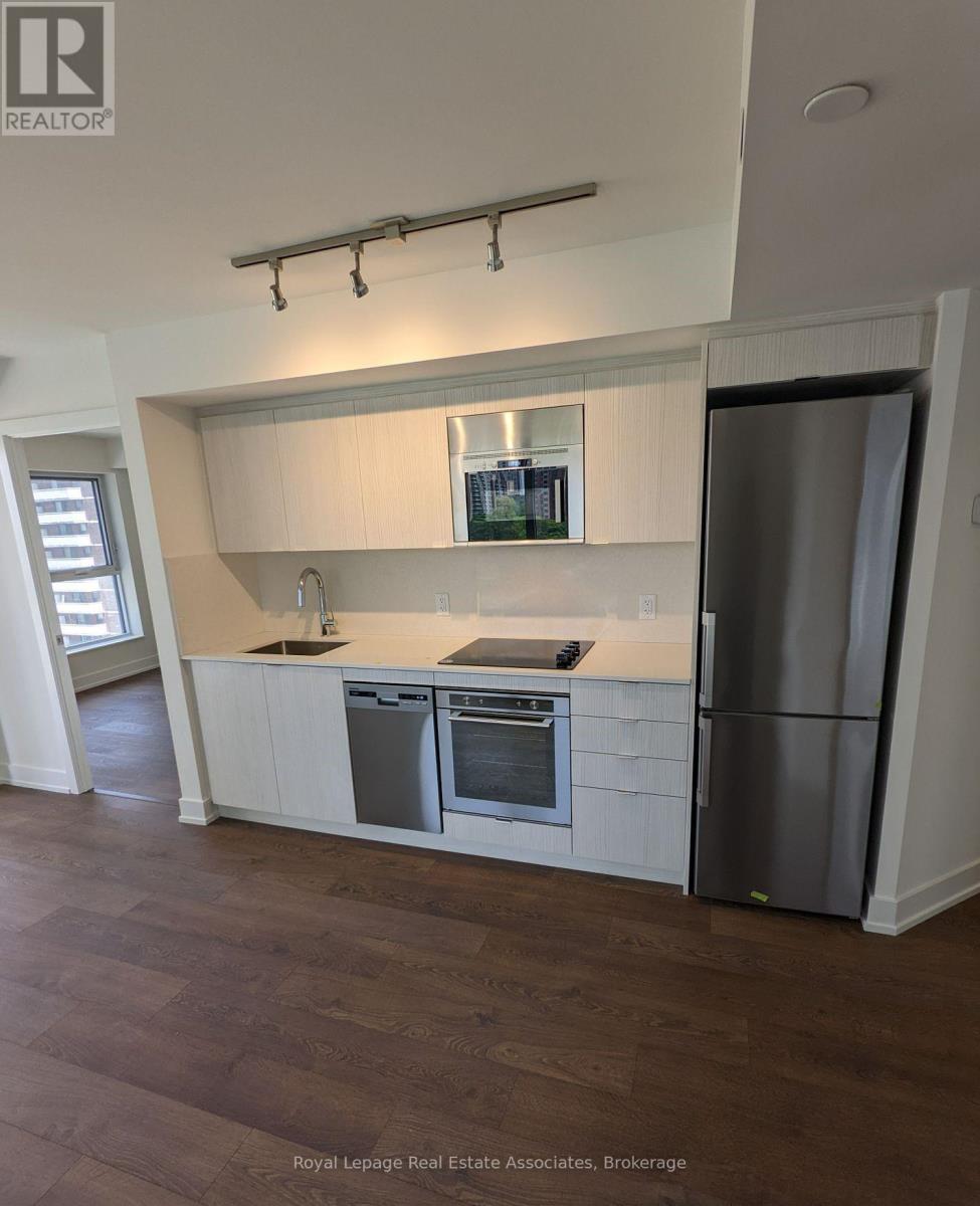Photo 3 of 333 5 Mabelle Avenue, Toronto ON