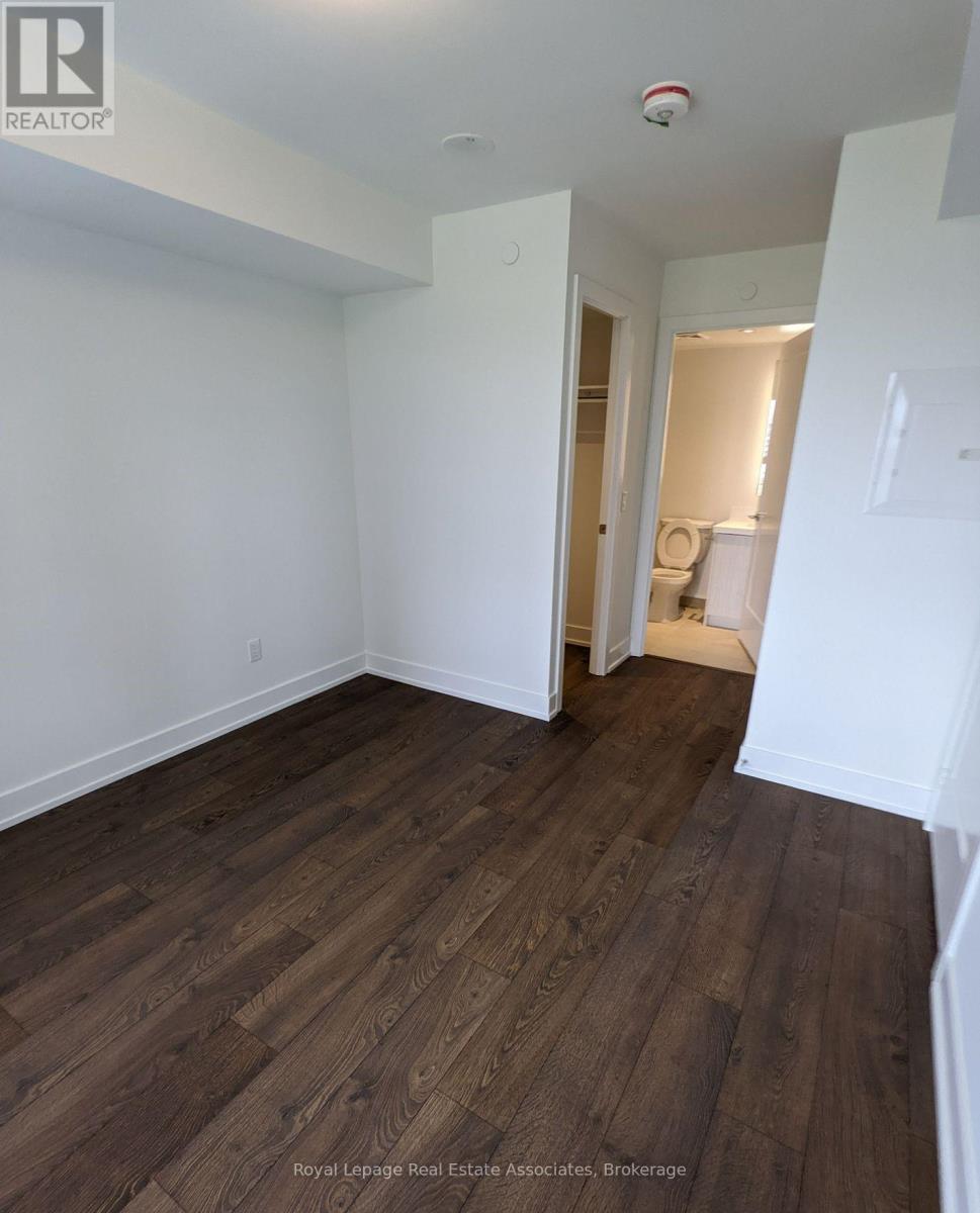 Photo 5 of 333 5 Mabelle Avenue, Toronto ON
