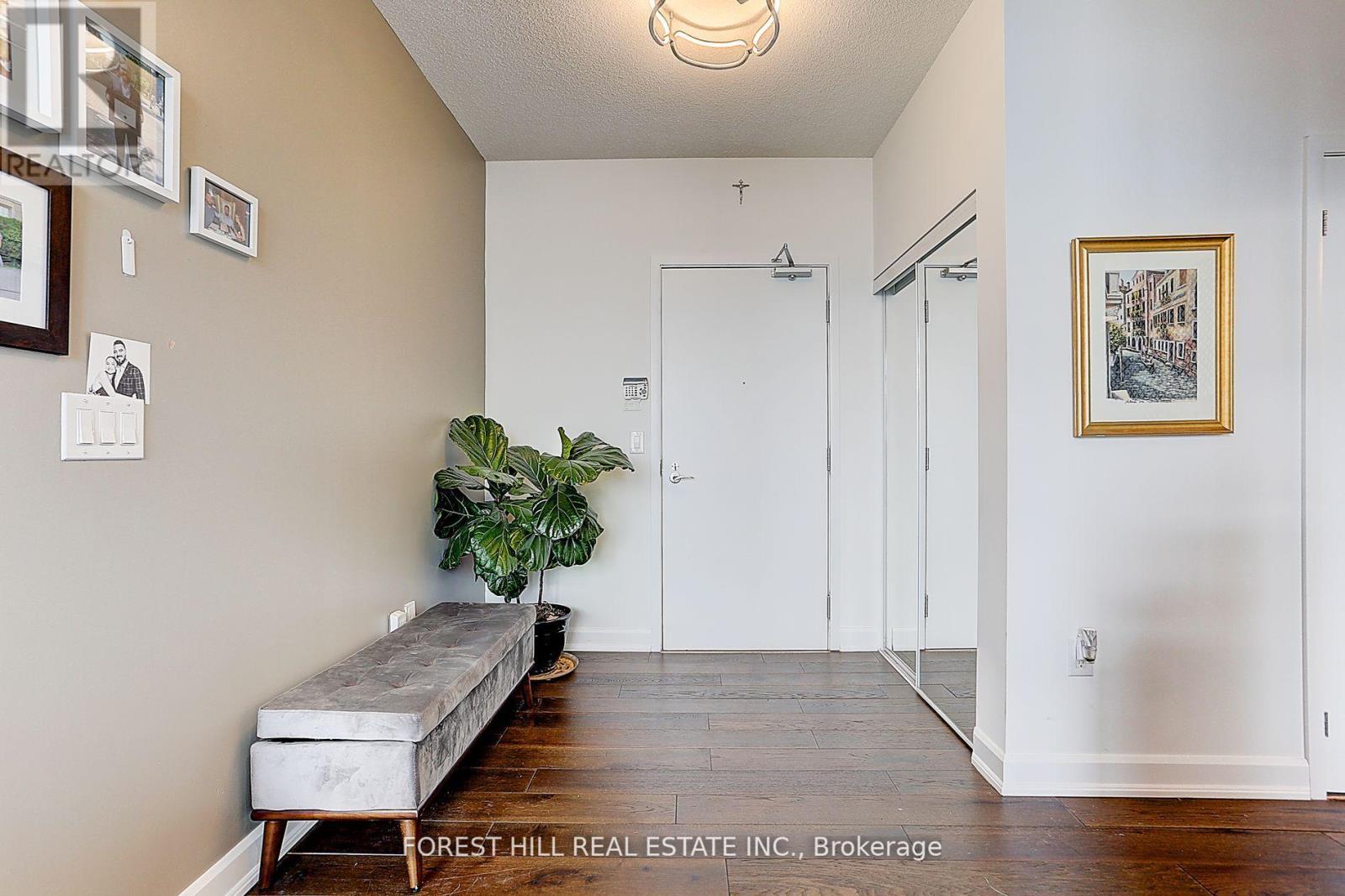Photo 4 of 2121 800 Lawrence Avenue W, Toronto ON