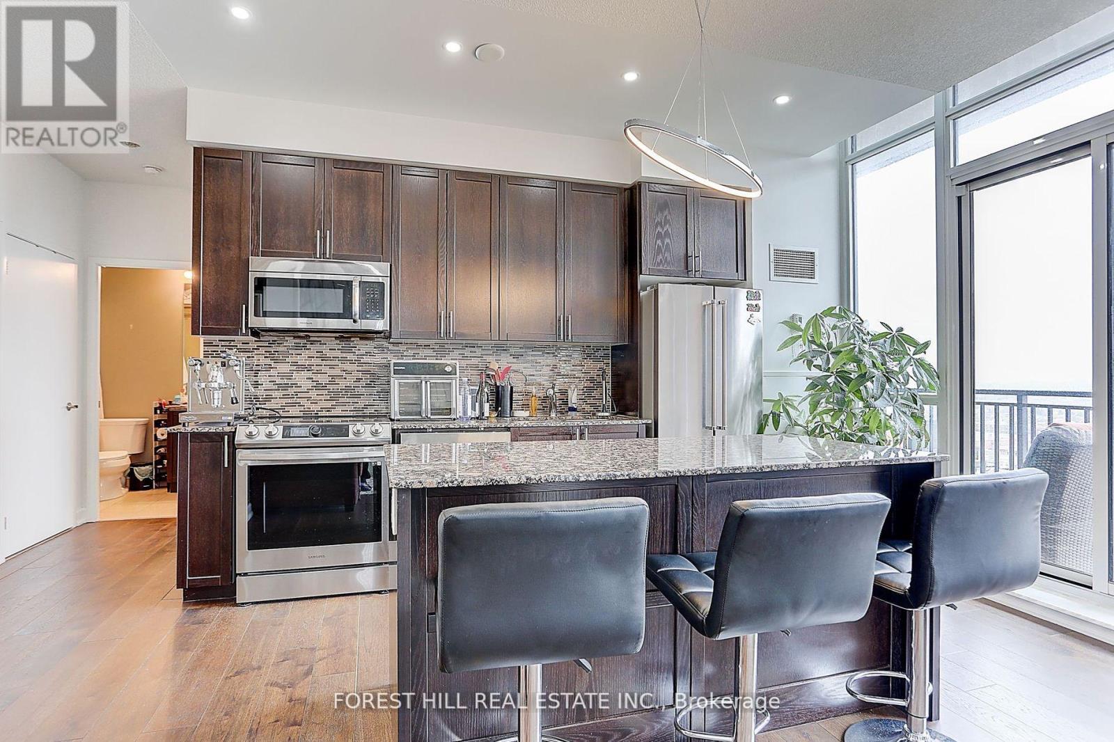 Photo 5 of 2121 800 Lawrence Avenue W, Toronto ON
