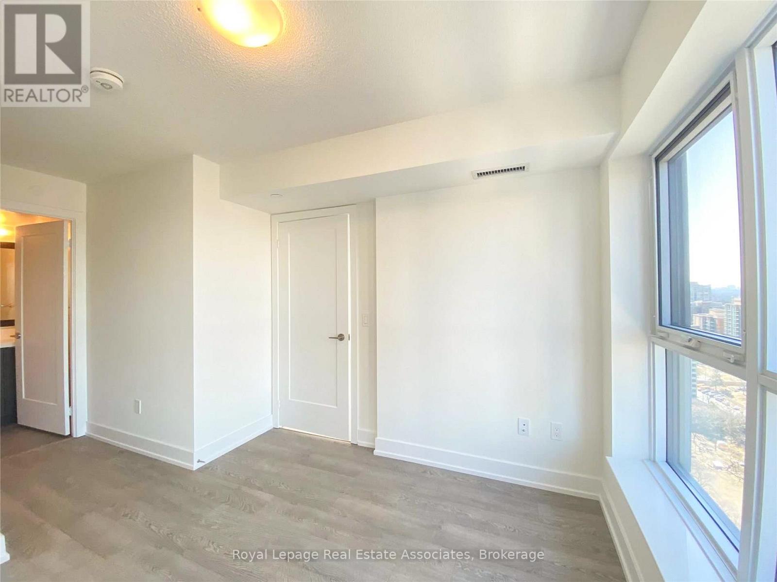 Photo 2 of 1516 9 Mabelle Avenue, Toronto ON