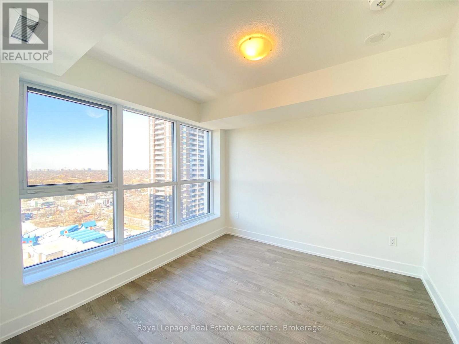 Photo 4 of 1516 9 Mabelle Avenue, Toronto ON