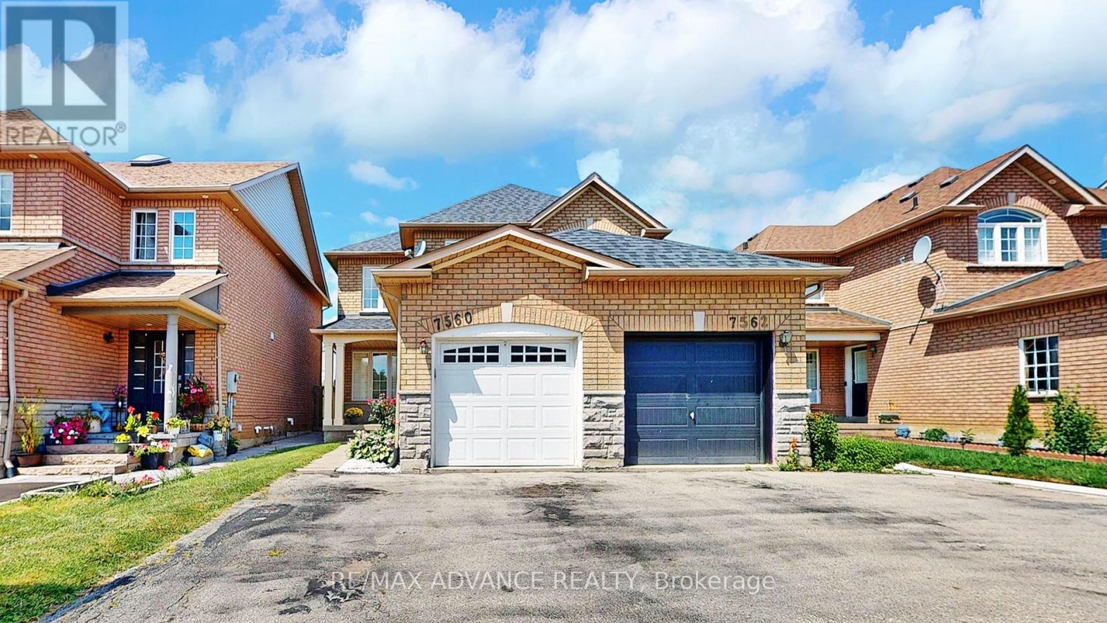 Photo 1 of 7560 Black Walnut Trail, Mississauga ON