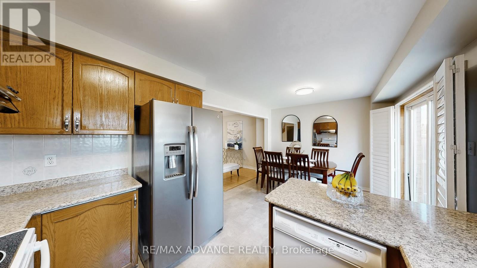 Photo 12 of 7560 Black Walnut Trail, Mississauga ON
