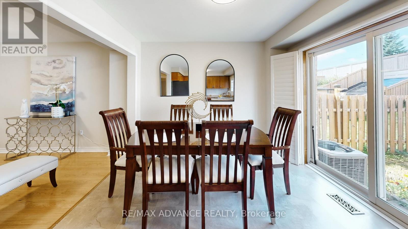 Photo 15 of 7560 Black Walnut Trail, Mississauga ON