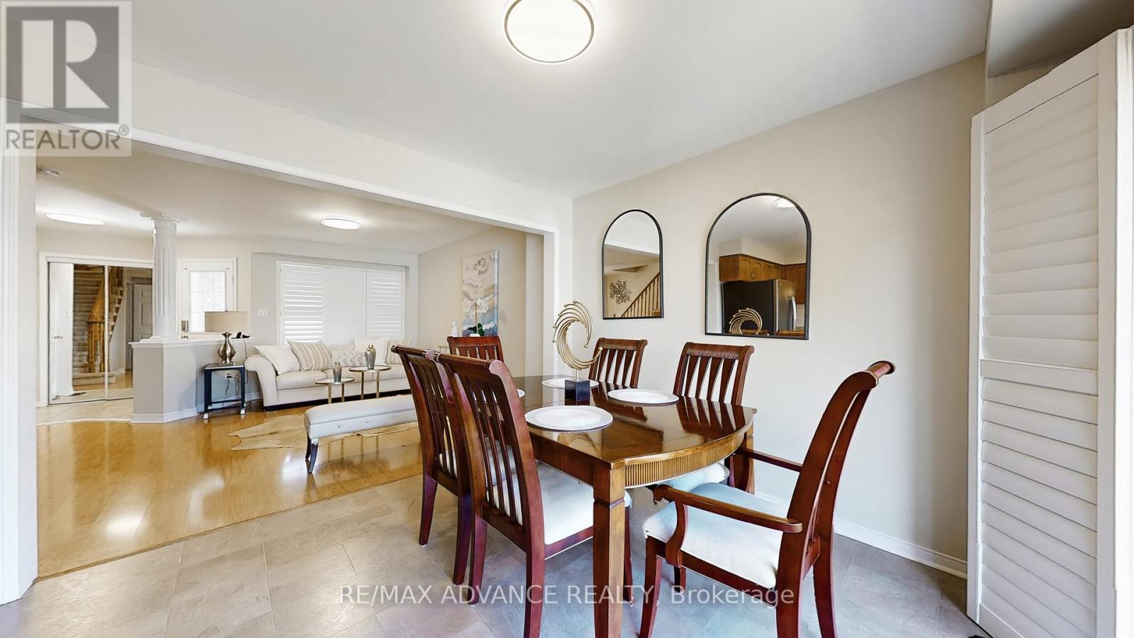 Photo 16 of 7560 Black Walnut Trail, Mississauga ON