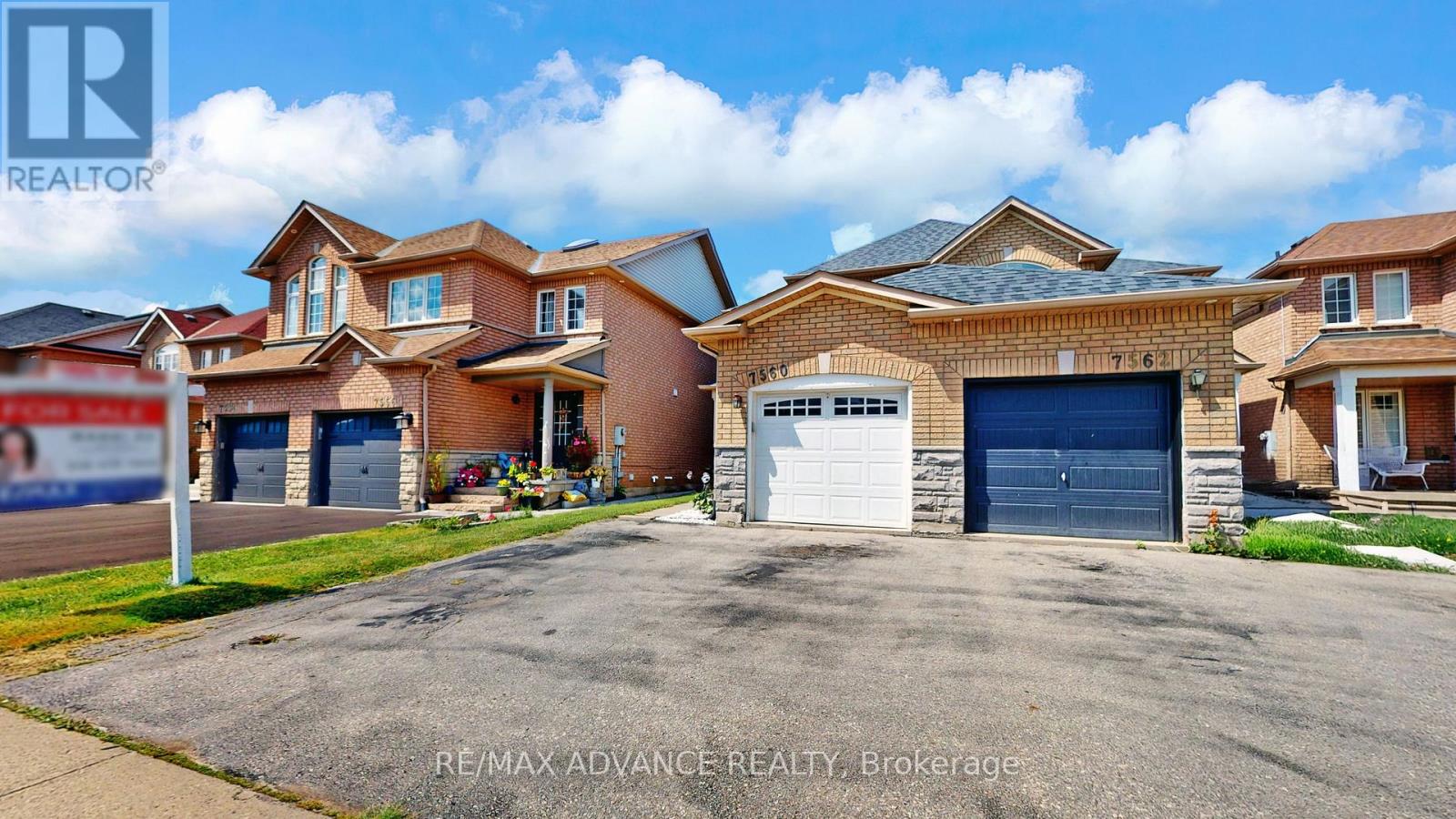 Photo 2 of 7560 Black Walnut Trail, Mississauga ON