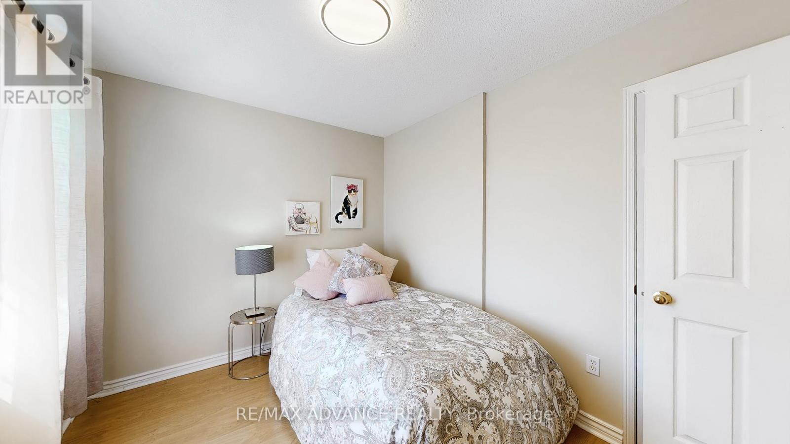Photo 24 of 7560 Black Walnut Trail, Mississauga ON
