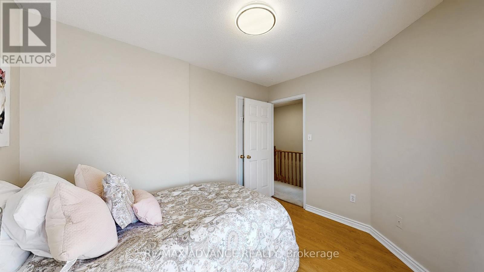 Photo 25 of 7560 Black Walnut Trail, Mississauga ON