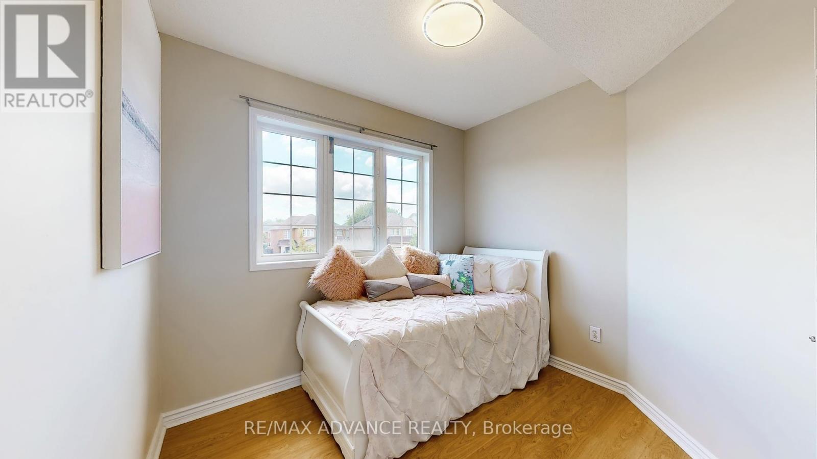 Photo 26 of 7560 Black Walnut Trail, Mississauga ON