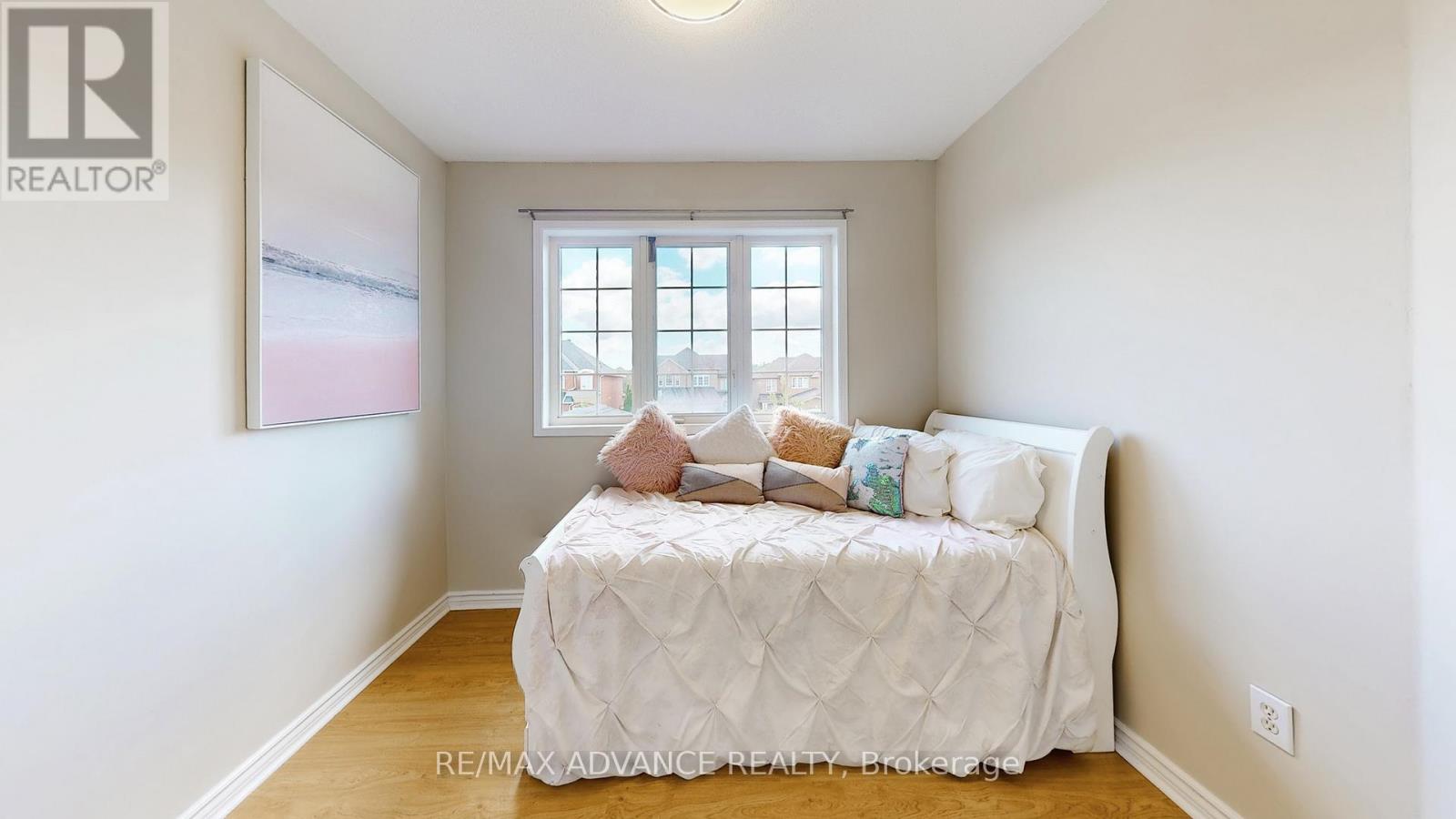 Photo 28 of 7560 Black Walnut Trail, Mississauga ON