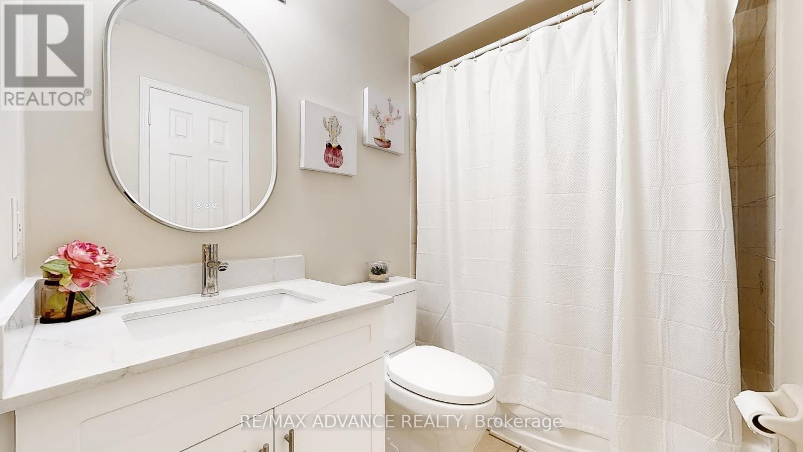 Photo 29 of 7560 Black Walnut Trail, Mississauga ON