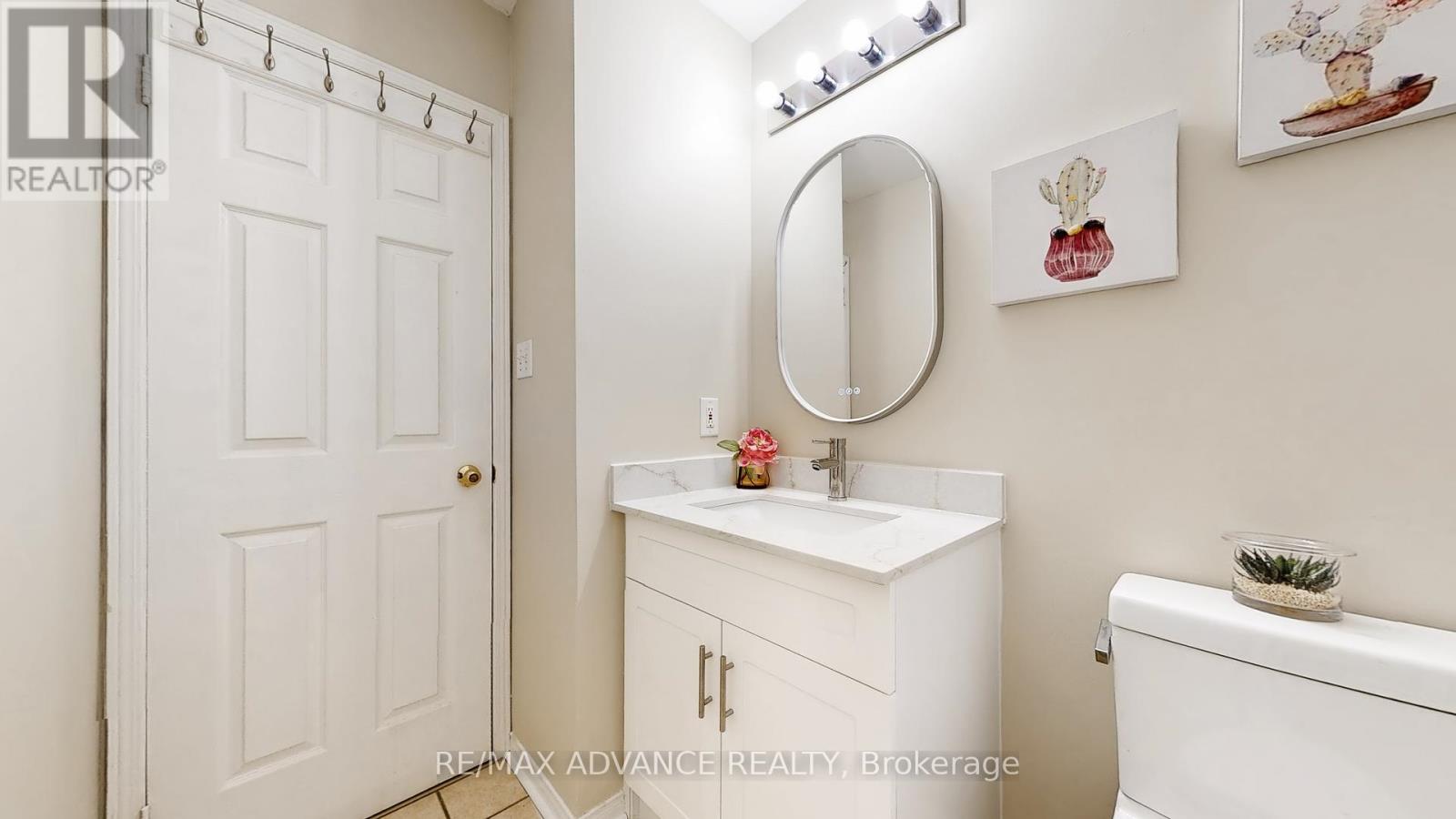 Photo 30 of 7560 Black Walnut Trail, Mississauga ON