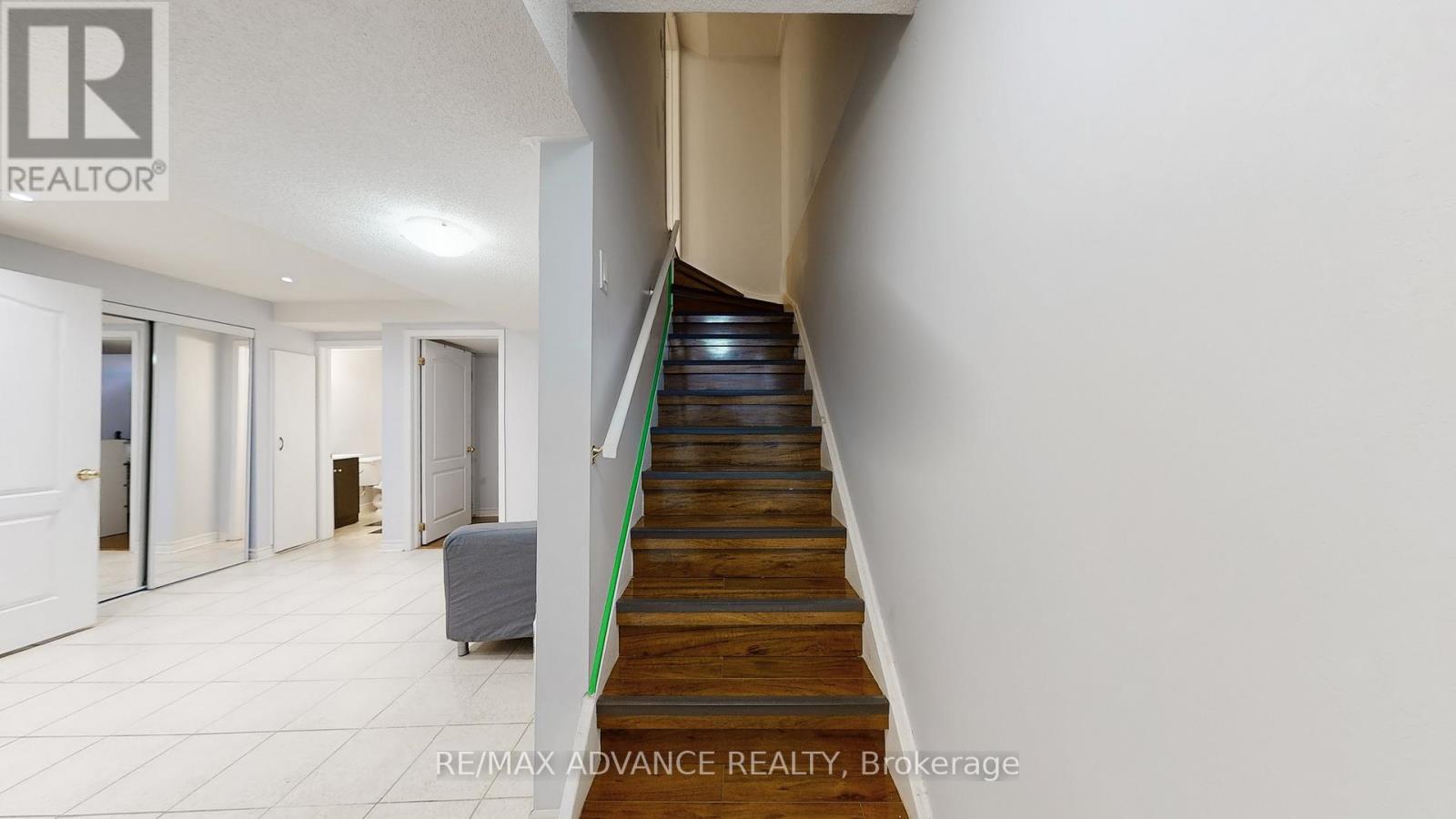 Photo 31 of 7560 Black Walnut Trail, Mississauga ON