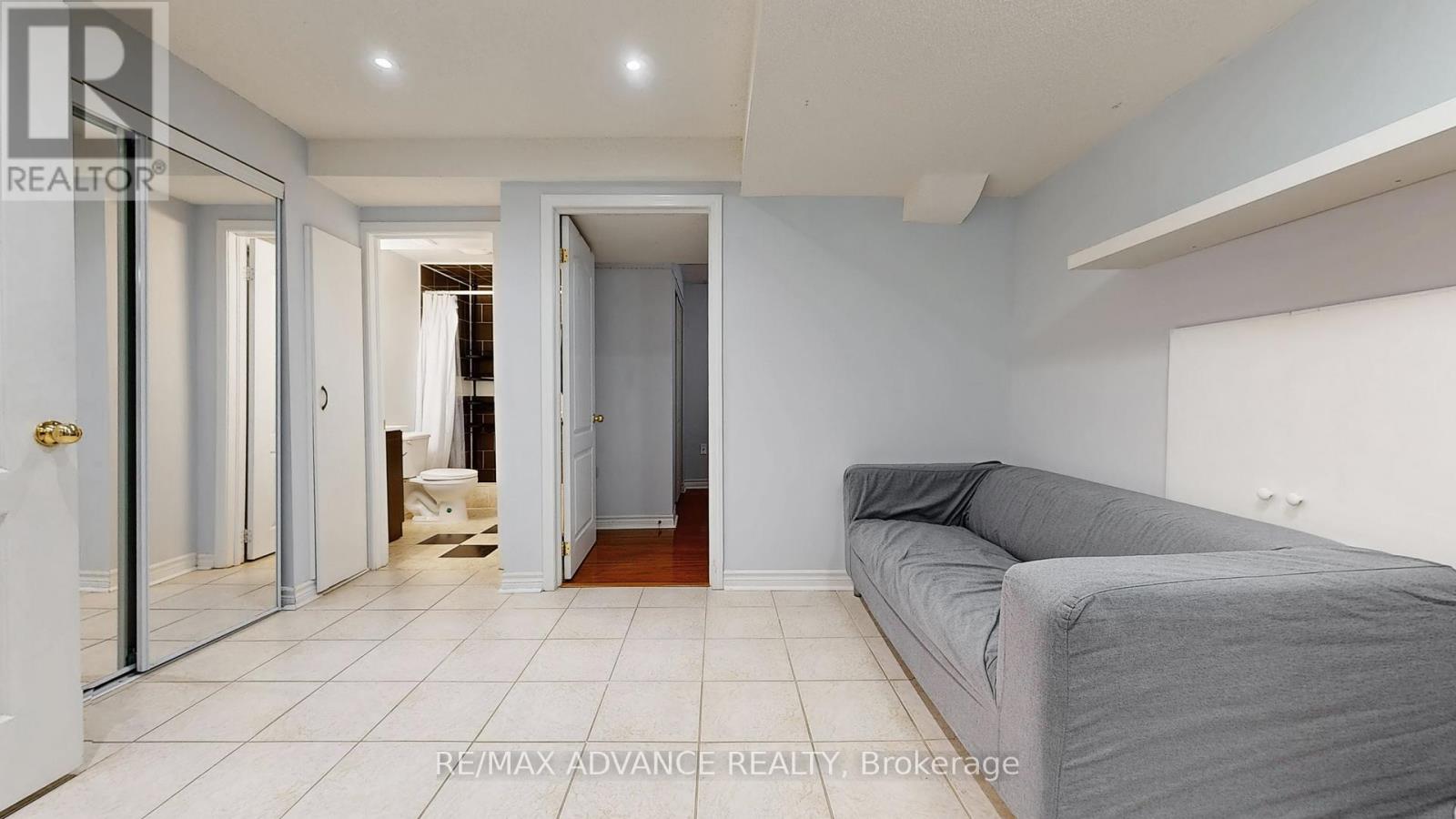 Photo 34 of 7560 Black Walnut Trail, Mississauga ON