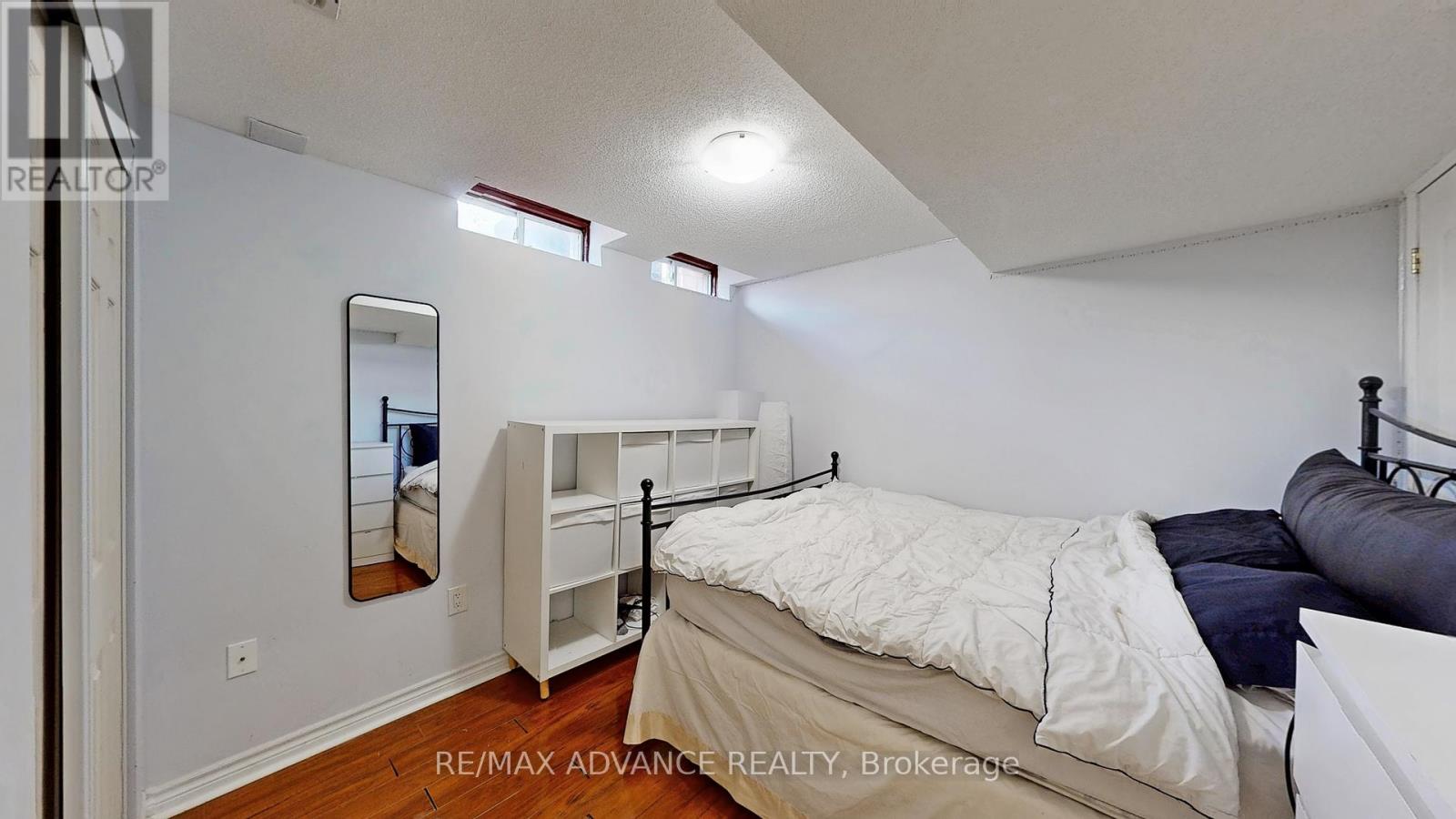 Photo 35 of 7560 Black Walnut Trail, Mississauga ON