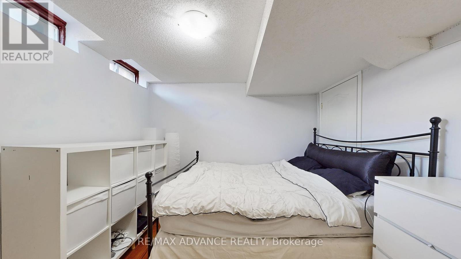 Photo 36 of 7560 Black Walnut Trail, Mississauga ON