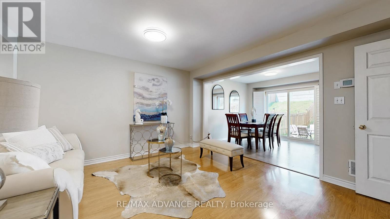 Photo 7 of 7560 Black Walnut Trail, Mississauga ON