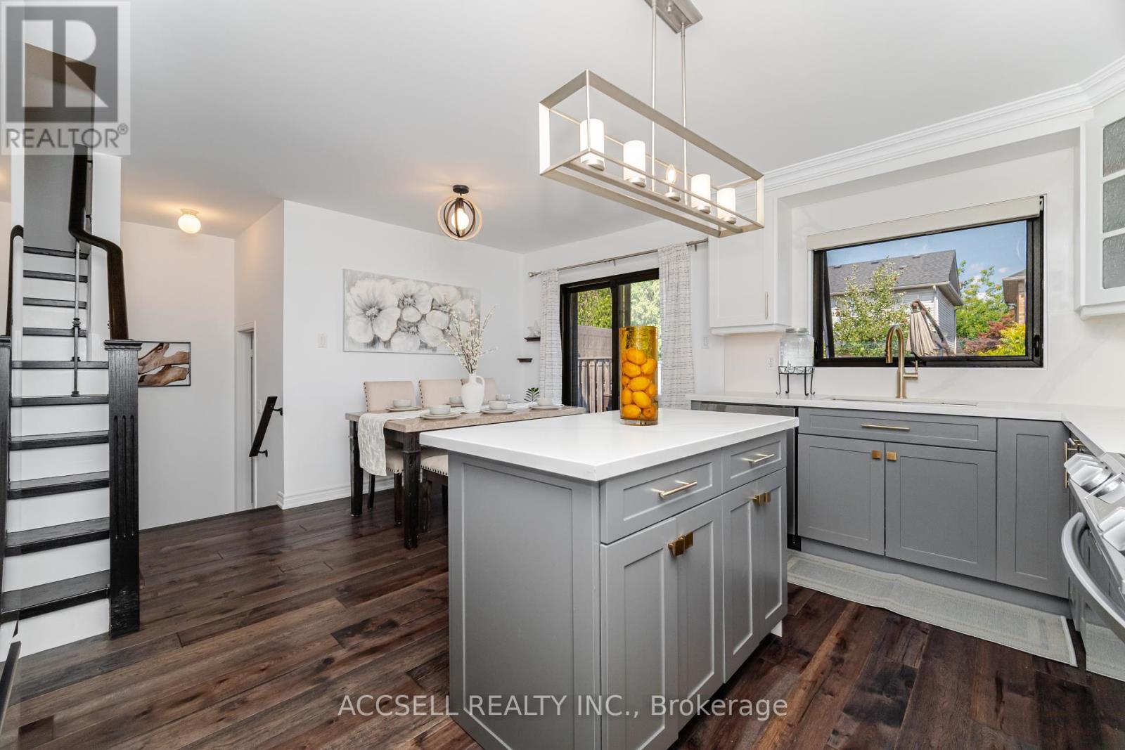 Photo 18 of 323 Pettigrew Trail, Milton ON