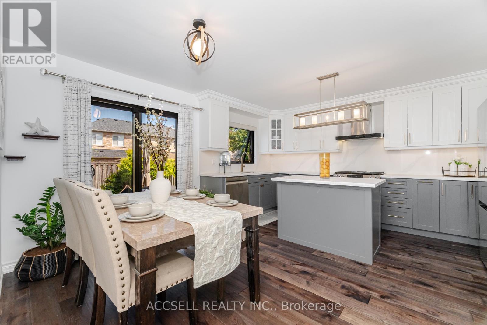 Photo 19 of 323 Pettigrew Trail, Milton ON