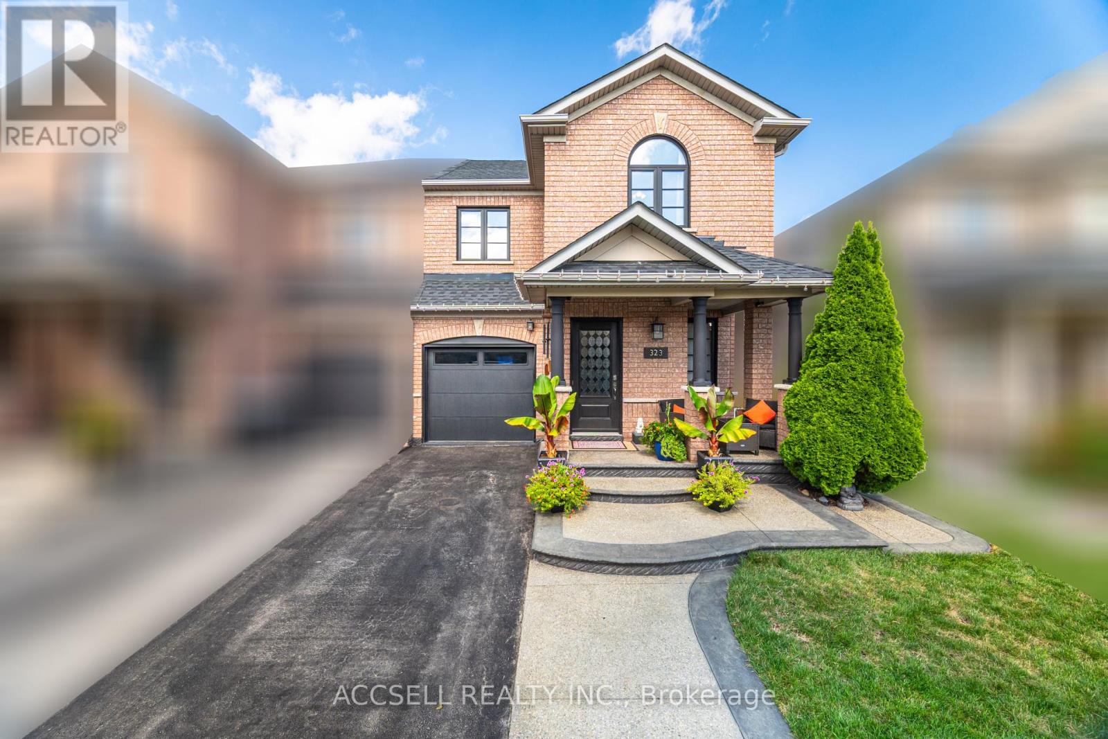 Photo 2 of 323 Pettigrew Trail, Milton ON