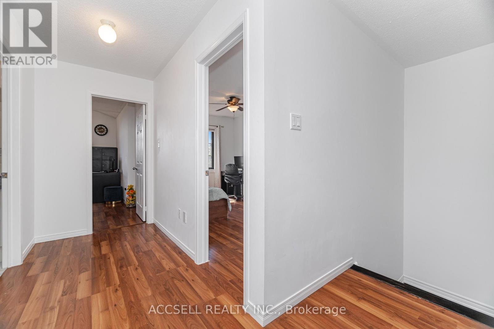 Photo 24 of 323 Pettigrew Trail, Milton ON