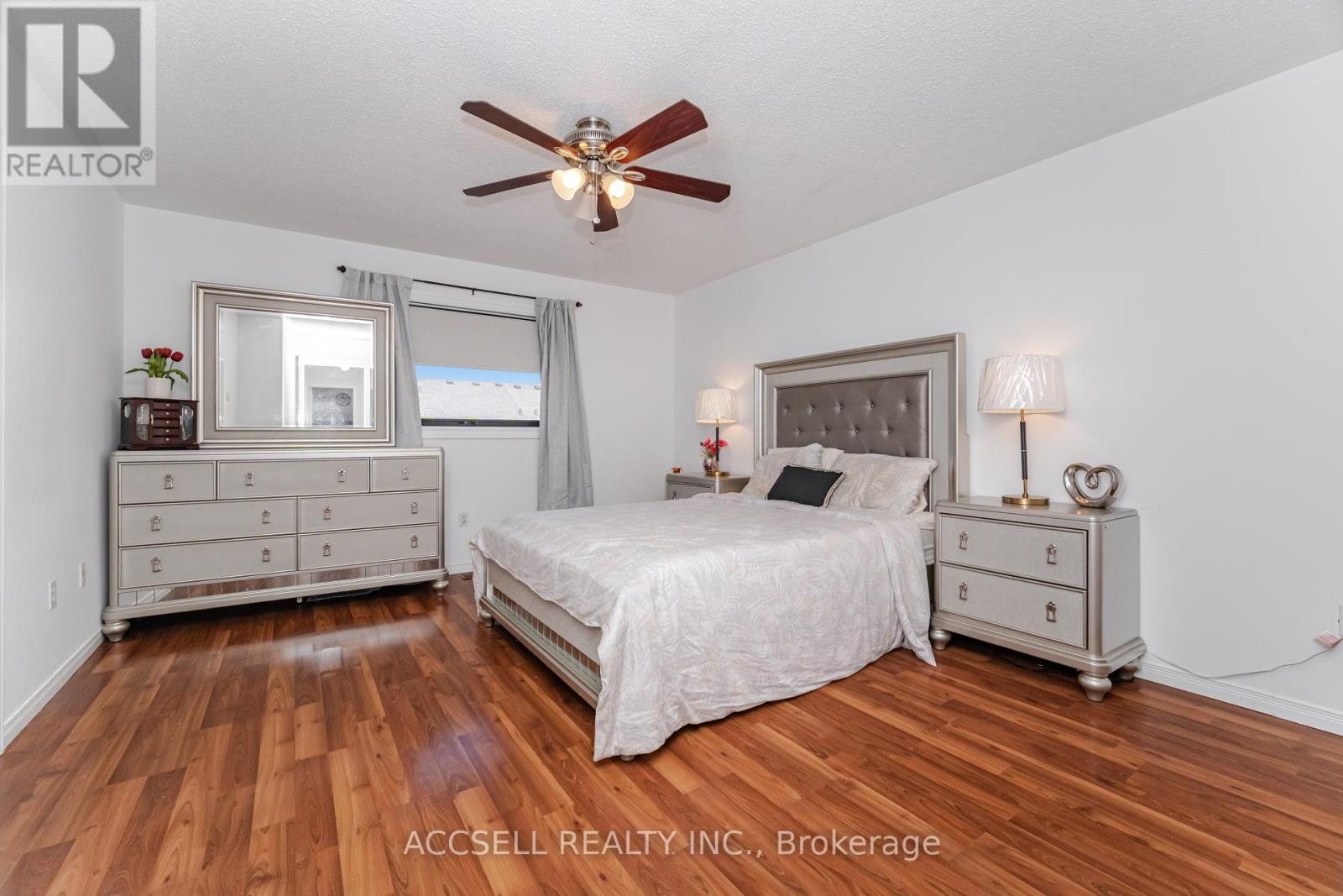 Photo 25 of 323 Pettigrew Trail, Milton ON