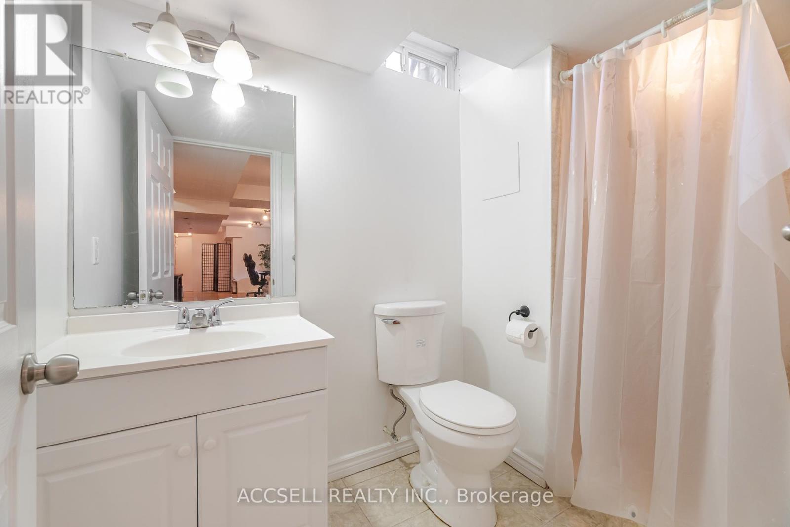 Photo 41 of 323 Pettigrew Trail, Milton ON