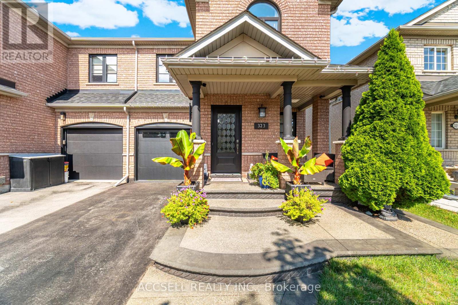 Photo 5 of 323 Pettigrew Trail, Milton ON