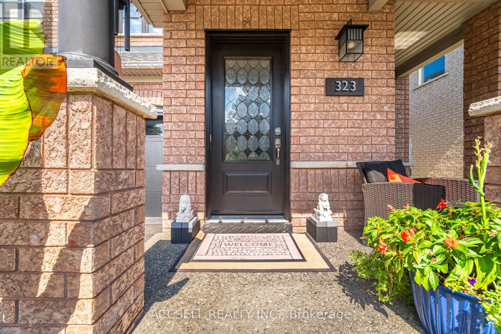 Photo 6 of 323 Pettigrew Trail, Milton ON