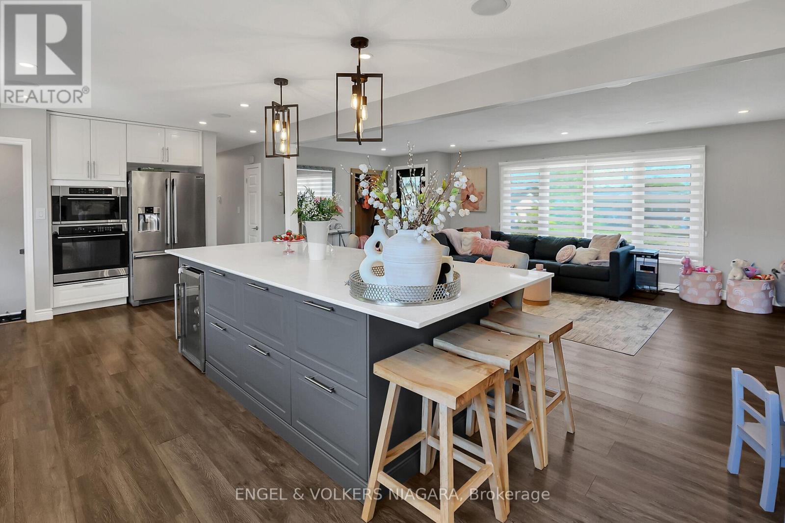 Photo 11 of 90 Rose Avenue, Thorold ON