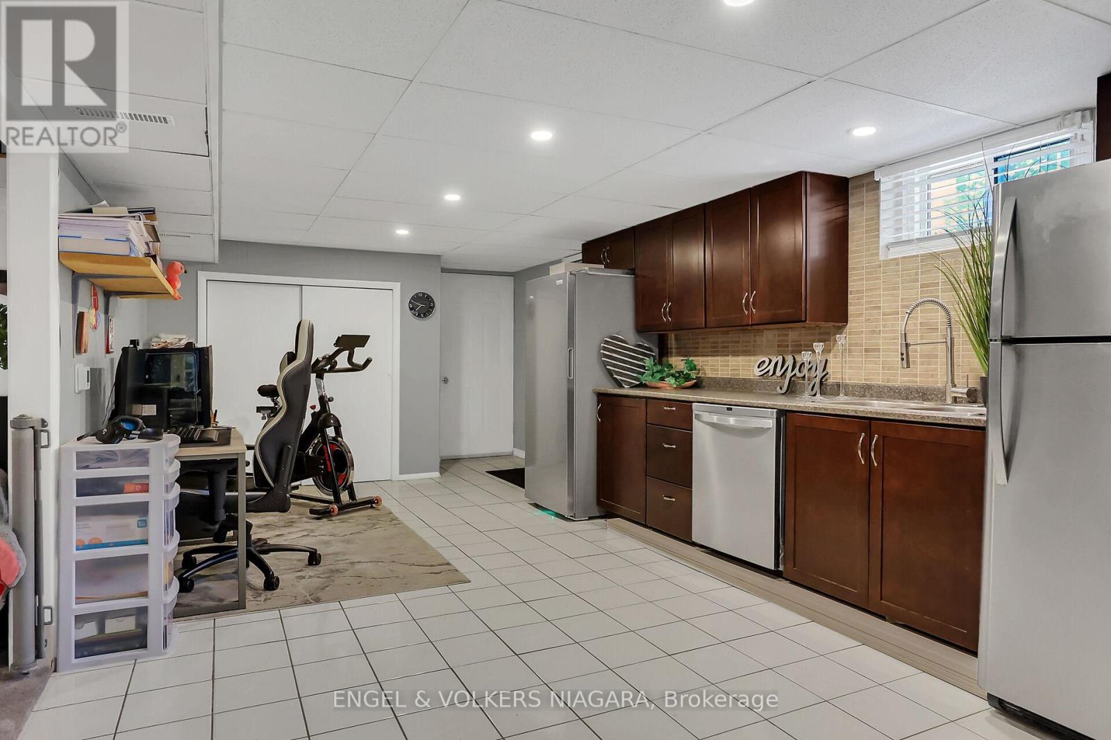 Photo 24 of 90 Rose Avenue, Thorold ON