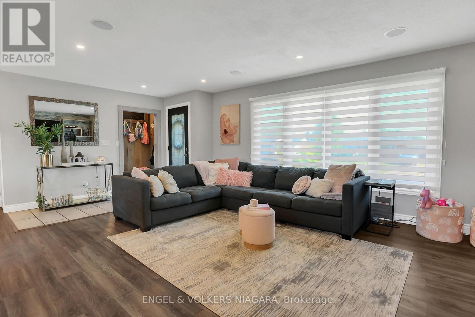 Photo 7 of 90 Rose Avenue, Thorold ON