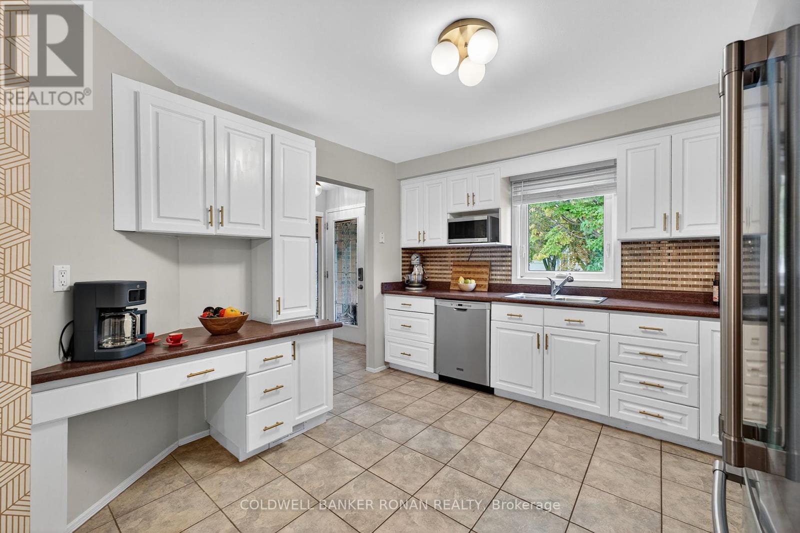 Photo 12 of 16 Fraser Avenue, New Tecumseth ON