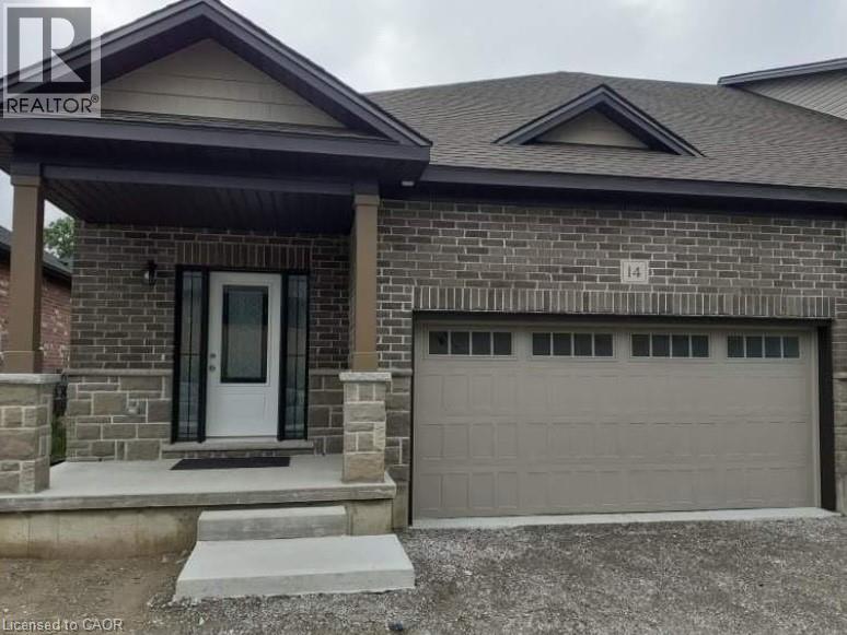 Photo 3 of 14 Tamarack Way, Simcoe ON