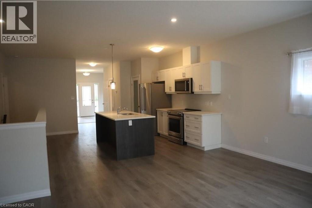 Photo 8 of 14 Tamarack Way, Simcoe ON