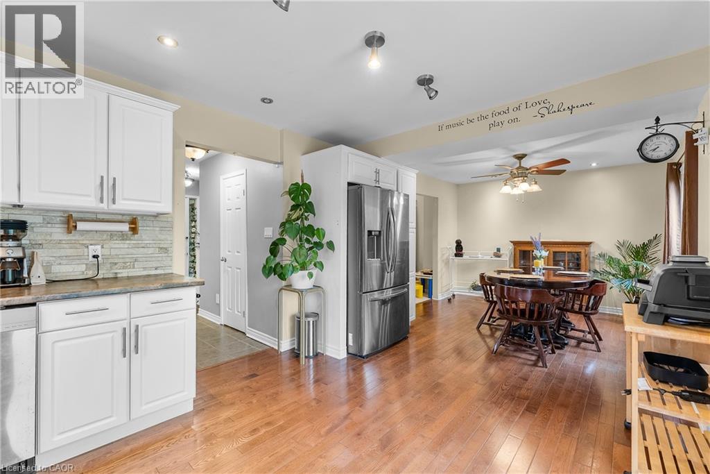 Photo 10 of 3 Briarsdale Crescent, Welland ON